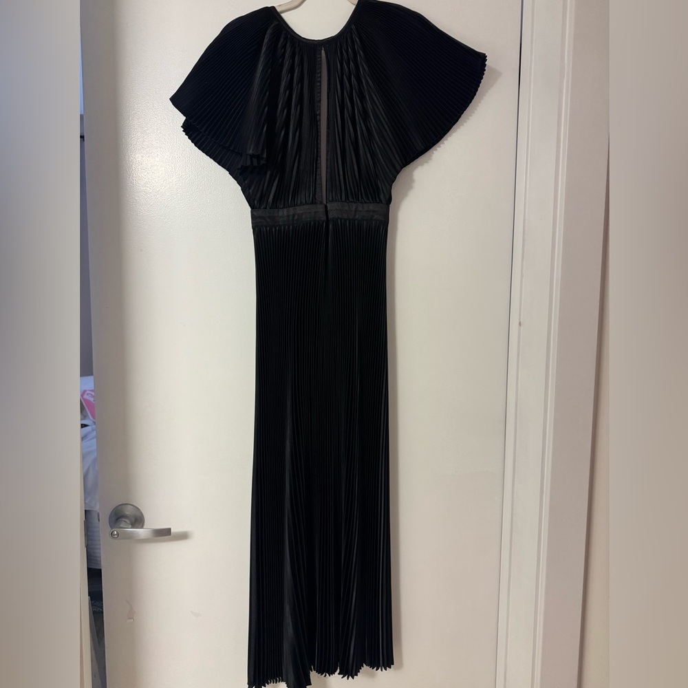 Chic Black Maxi Dress with Pleated Design